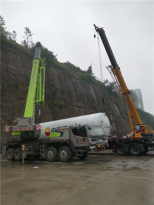 漠河市“不怕风雨冻”—— 吊车的 “恶劣环境适应” 技术